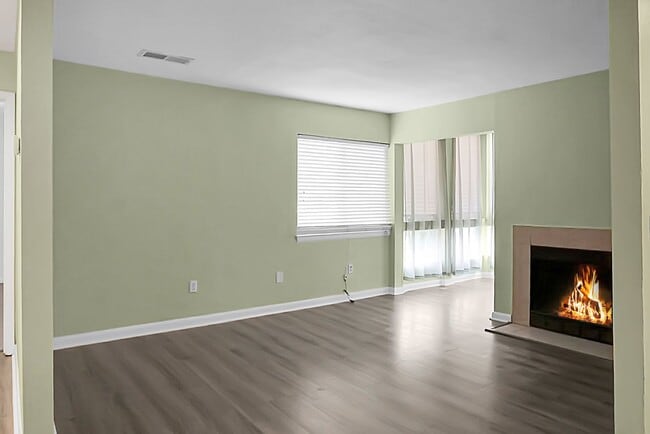 Building Photo - 278 Alexandra Dr