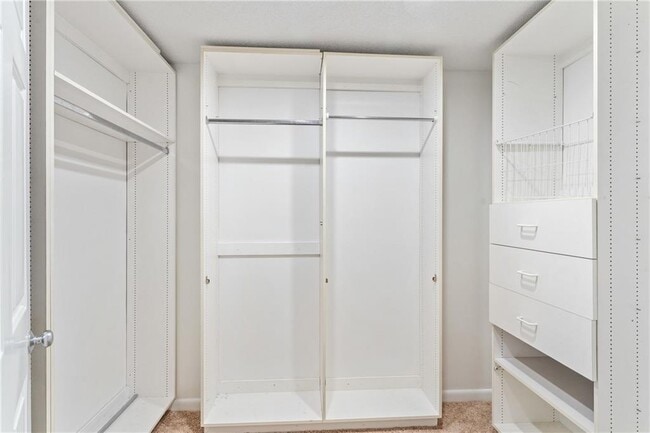 Building Photo - 30 Argyle Ave