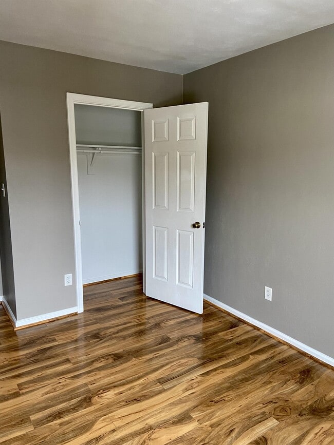 Building Photo - 247 Windbrooke Ln