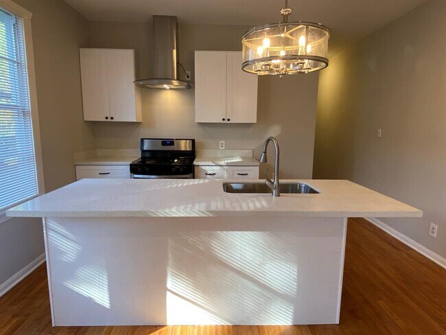 Building Photo - 6523 Avenue C