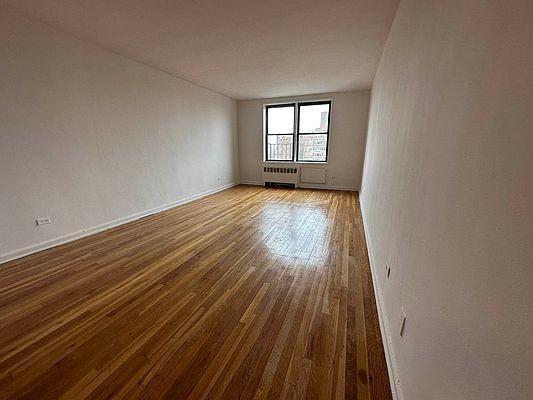 Building Photo - 3 bedroom in BRONX NY 10455