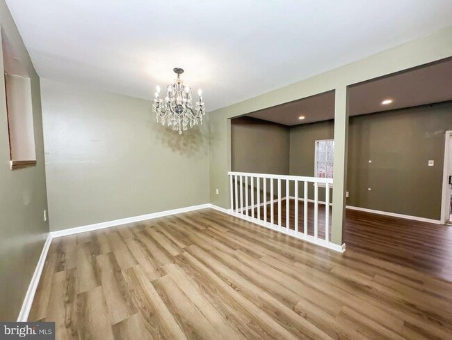 Building Photo - 8202 Ashford Blvd