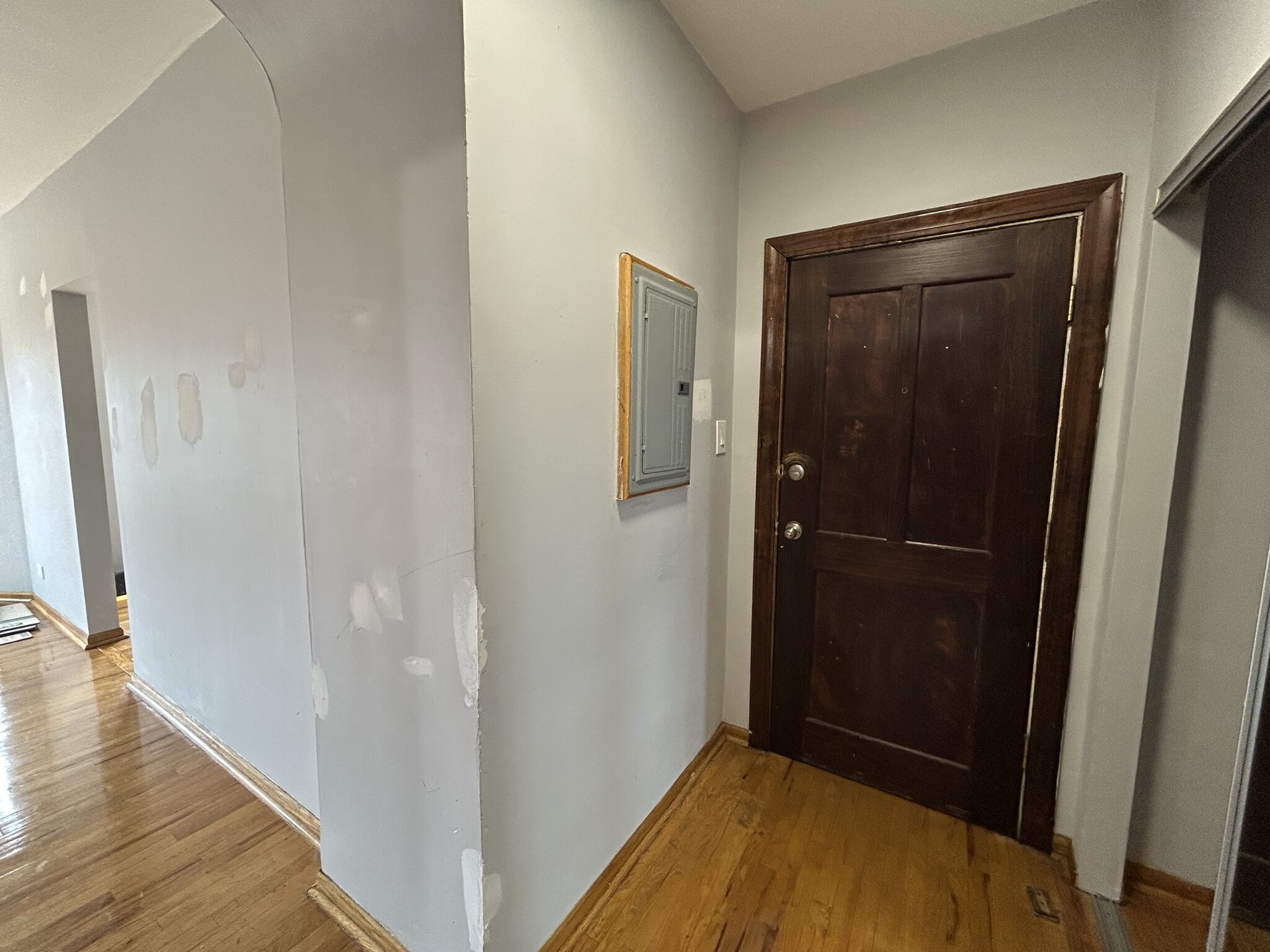 Building Photo - 6956 N Ashland Ave