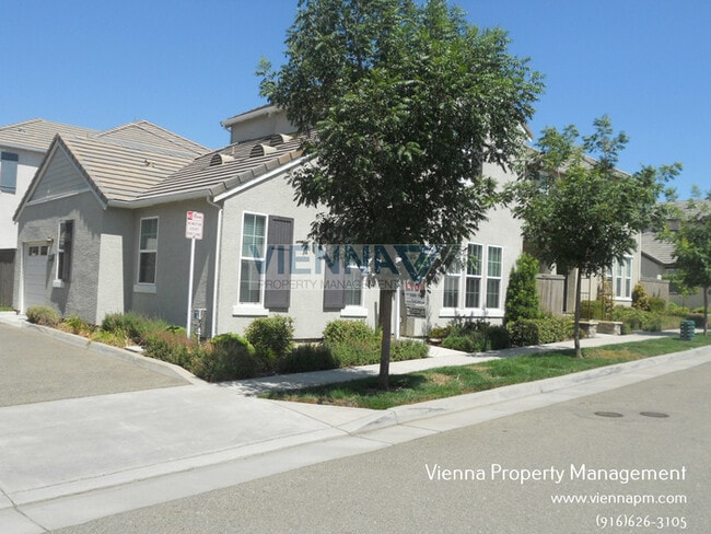 Building Photo - 120 Talmont Cir