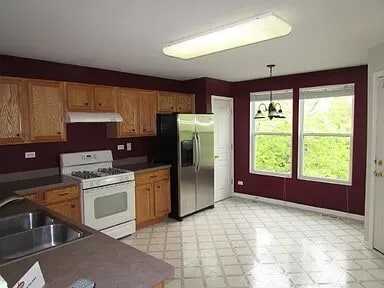 Building Photo - 548 Conservatory Ln