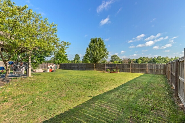 Building Photo - 3960 W Mountain View Dr