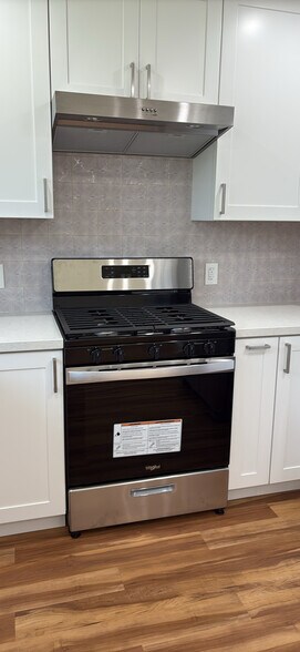 Building Photo - 2287 Poplar Ave