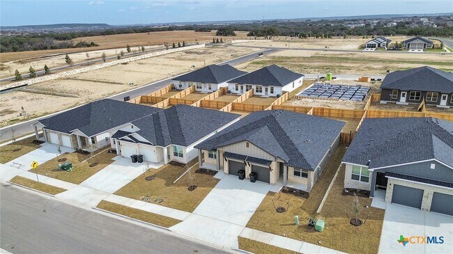 Building Photo - 3902 American Elm Dr