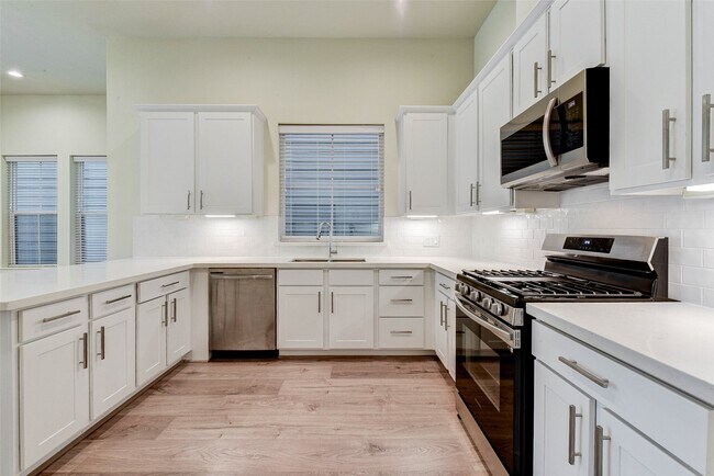 Building Photo - 1614 Northwood St