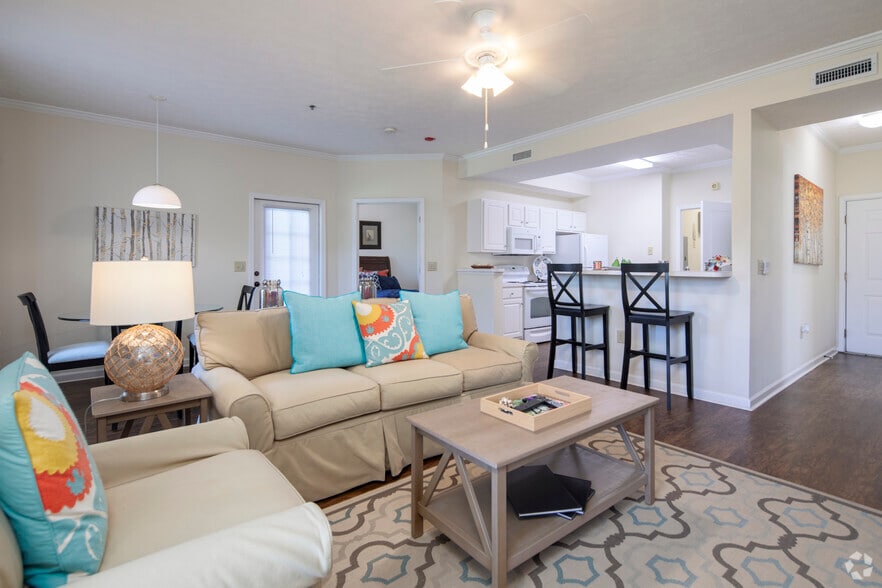 Interior Photo - The Reserve