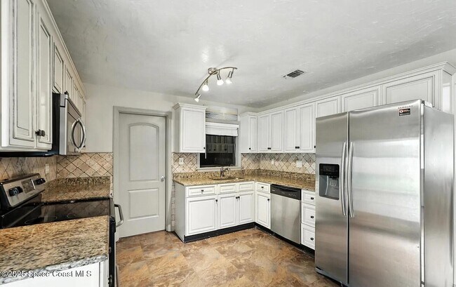 Building Photo - 1412 Sunland Rd