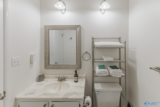 Building Photo - 1907 Waxleaf Green SE