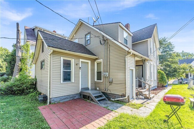 Building Photo - 3900 W 33rd St