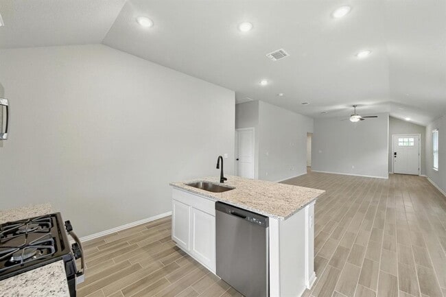 Building Photo - 149 Hackberry Ln