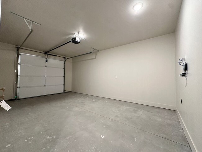 Building Photo - Brand New 3 Bed / 2.5 Bath Townhome in Sugar Mill Community