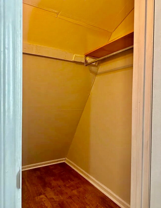 Building Photo - 740 Lawn Dr