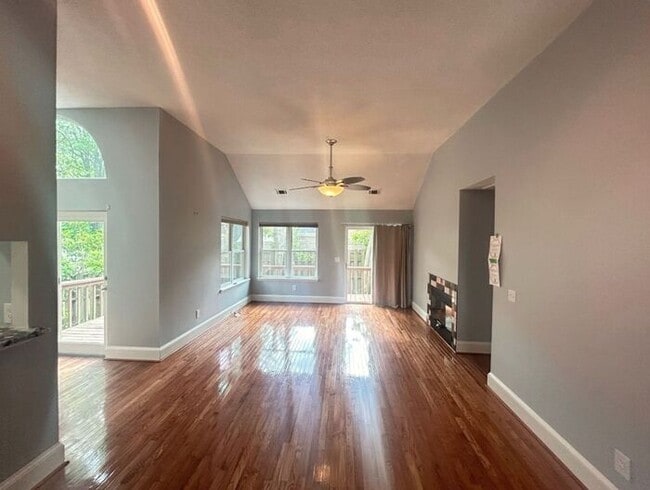 Building Photo - 5 Southwell Ct