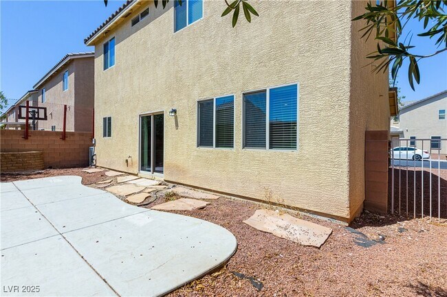 Building Photo - 5492 Mercury Springs Dr
