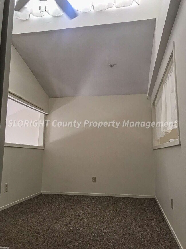 Building Photo - AVAILABLE JULY - 2 Bedroom plus den and loft / 2 Bathroom Condo on East Foothill in SLO