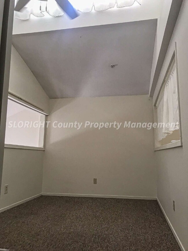 Building Photo - AVAILABLE NOW - 2 Bedroom plus den and loft / 2 Bathroom Condo on East Foothill in SLO