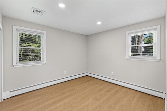 Building Photo - 1 Spruce Ln