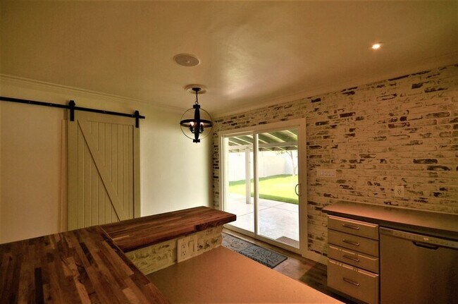 Building Photo - Beautiful Scottsdale Home 3 beds 2 baths G...