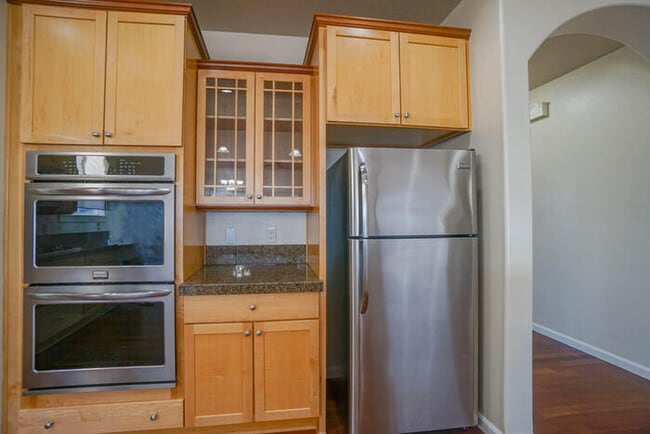 Building Photo - BEAUTIFUL VIEWS of MT. HOOD