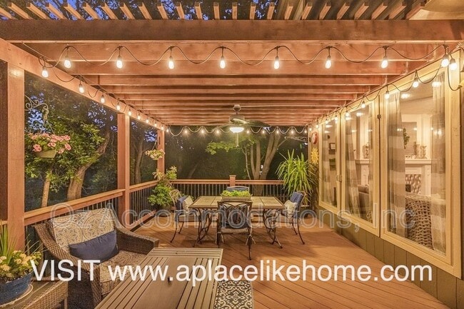 Building Photo - 13961 W 144th Ct