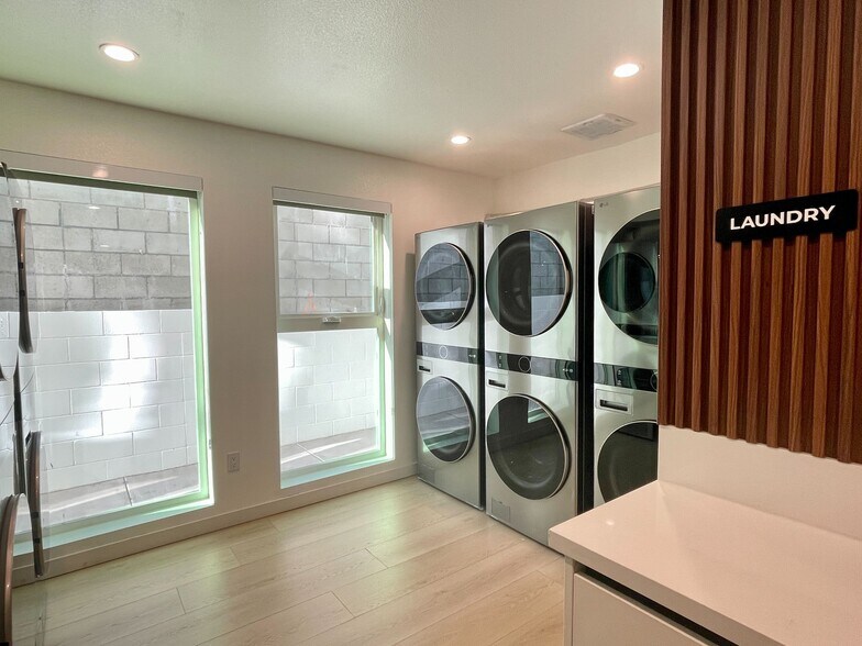 Building Photo - 1929 N Commonwealth Ave