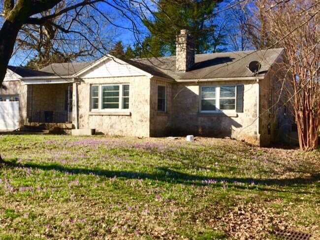 Primary Photo - *605 MEADOWLAWN AV*-BG CITY SCHOOLS- $1595...