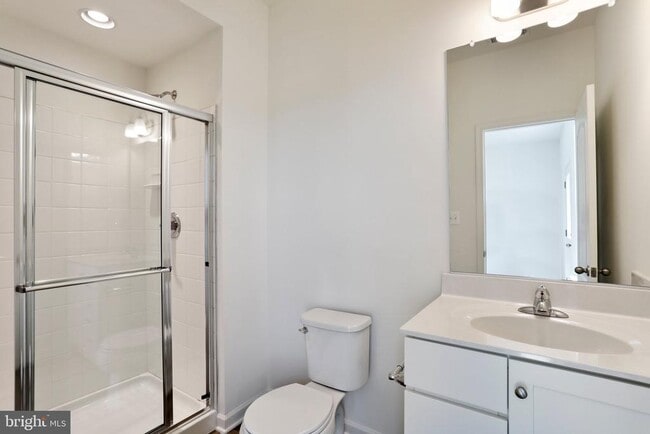 Building Photo - 241 Clifton Mnr