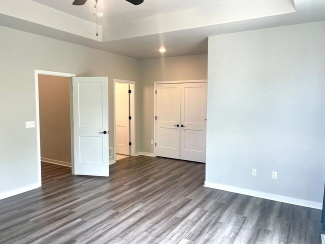 Building Photo - 2828 Straus Ln