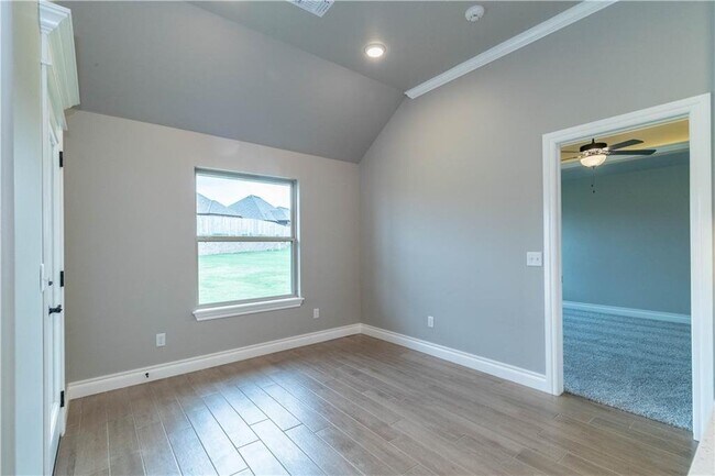Building Photo - Gorgeous 4 bed 3 bath home in East Edmond-...