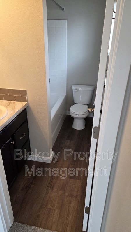 Building Photo - 5929 S Boddington Ln