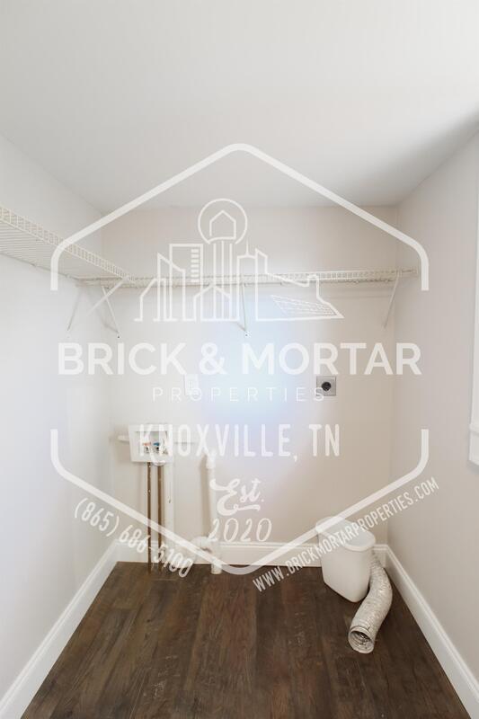 Building Photo - 404 E Emerald Ave