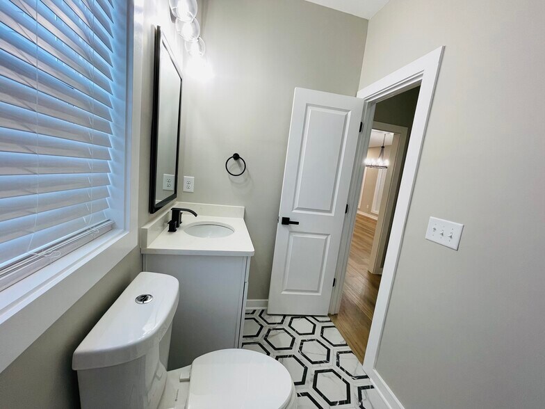 Building Photo - 3189 Jackson St