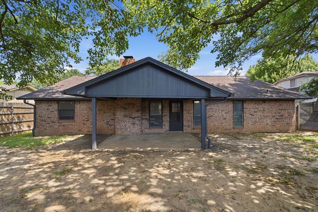 Building Photo - 2223 Sierra Dr