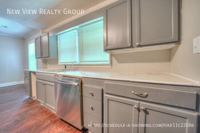 Building Photo - 620 N Moran St