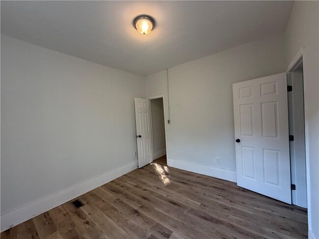 Building Photo - 1026 Inverness Ave