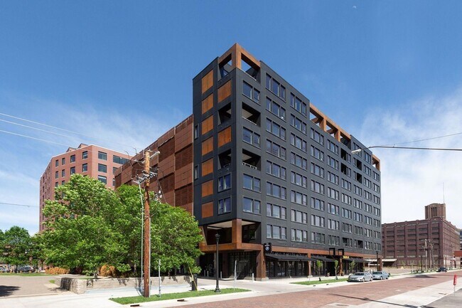 Building Photo - 728 N 3rd St