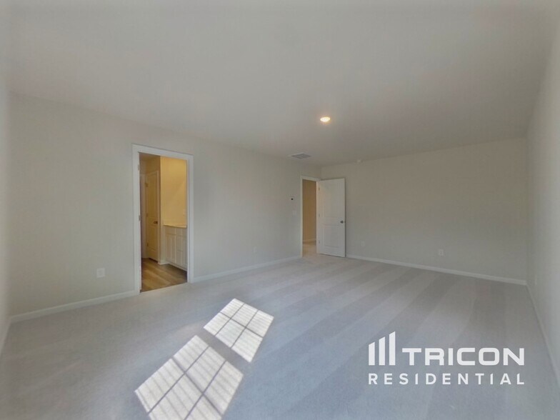 Building Photo - 3093 Whispering Willows Ct