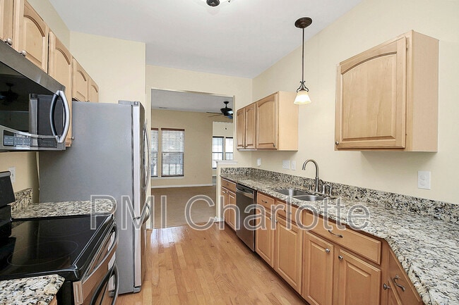 Building Photo - 12144 Cane Branch Way