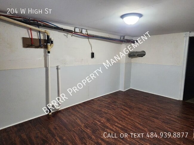 Building Photo - 204 W High St