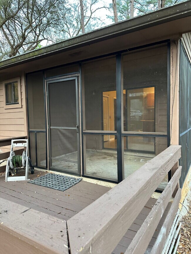 Building Photo - Great townhome in Brewster Estates!