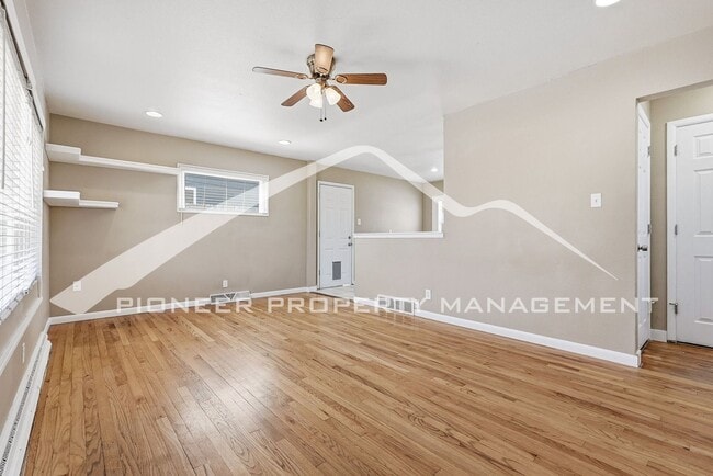 Building Photo - Lovely Single Family Home Fenced in Yard and Central AC