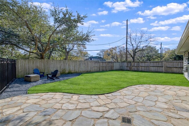 Building Photo - 3201 Westridge St