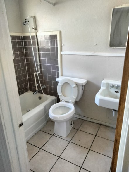 Building Photo - 3707 Parkwood St