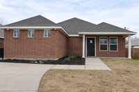 Building Photo - 2216 Sayle St