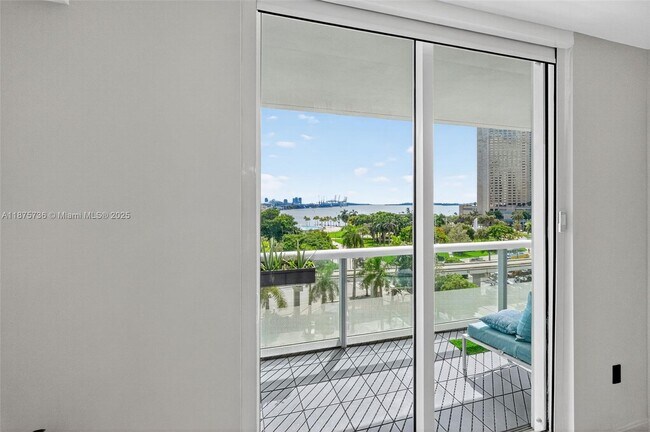 Building Photo - 50 Biscayne Blvd