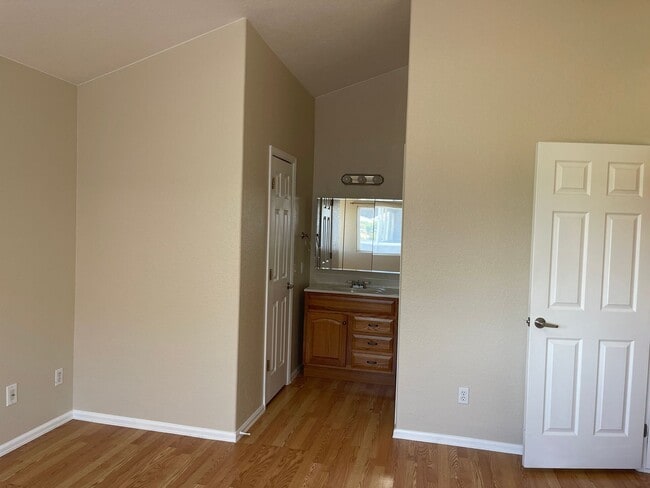 Building Photo - 1021 S Walden Way